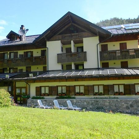 Albergo Nuoitas Форні-ді-Сопра Екстер'єр фото