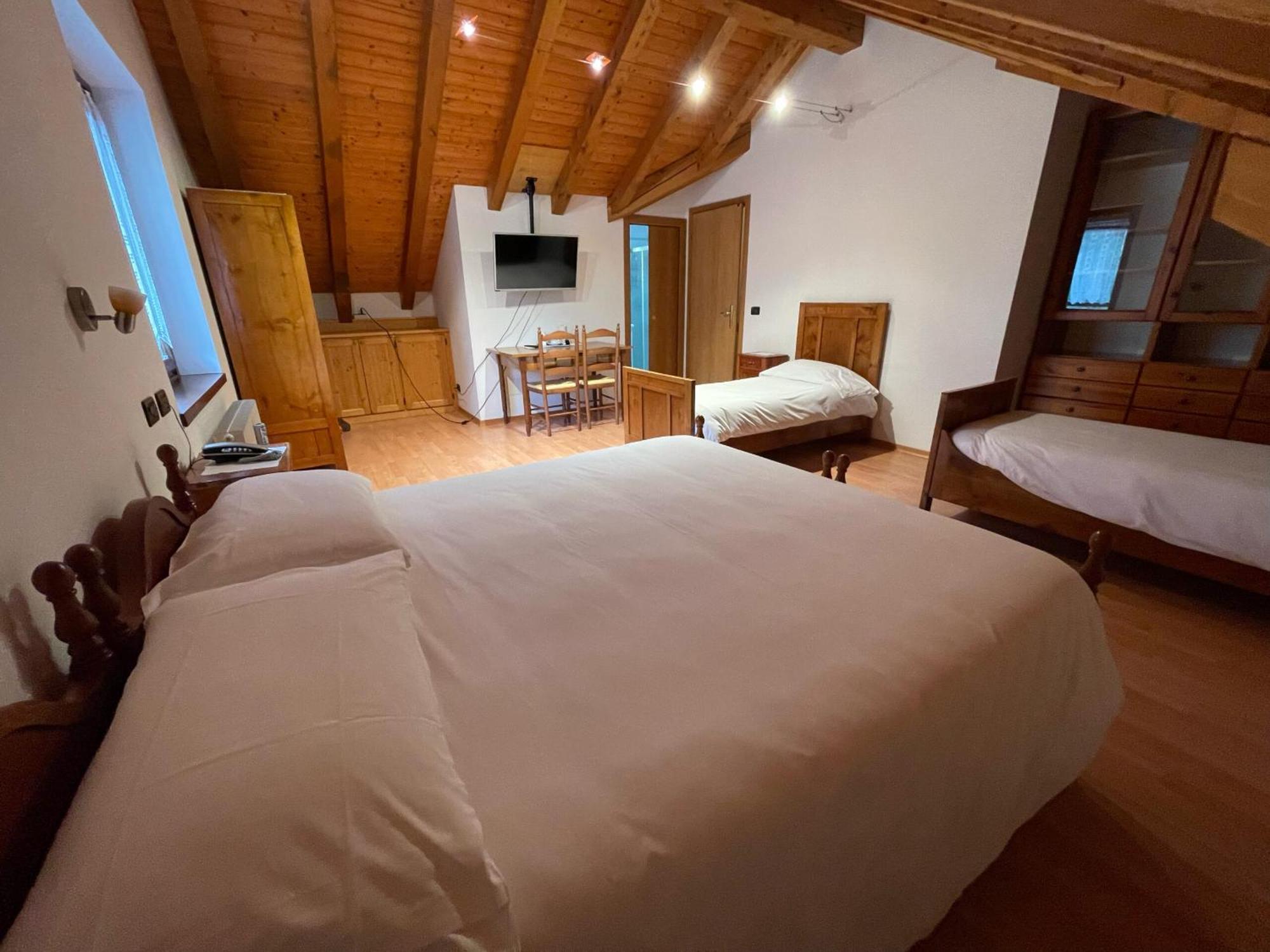 Albergo Nuoitas Форні-ді-Сопра Екстер'єр фото