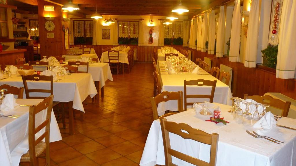 Albergo Nuoitas Форні-ді-Сопра Екстер'єр фото