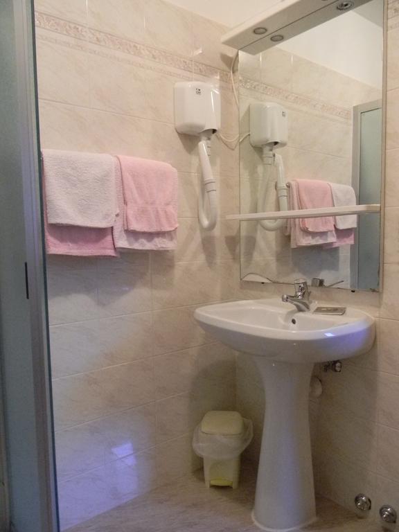 Albergo Nuoitas Форні-ді-Сопра Номер фото