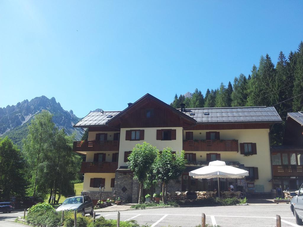 Albergo Nuoitas Форні-ді-Сопра Екстер'єр фото